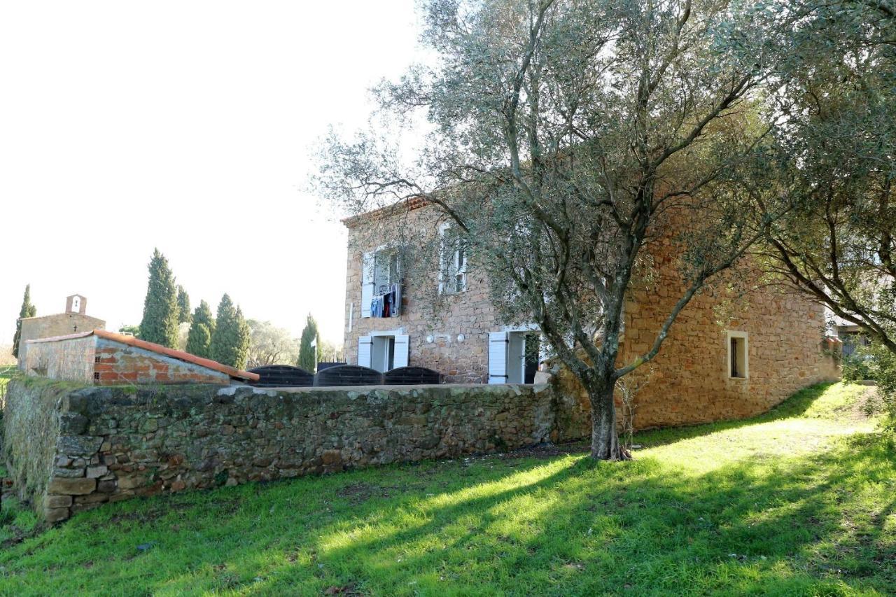 à L'entrée Du Village De Appartement Roquebrune-sur Argens